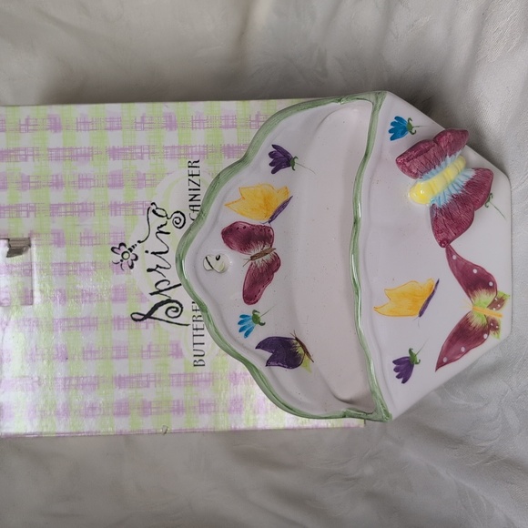 Spring Butterfly Mail Organizer - Picture 3 of 9